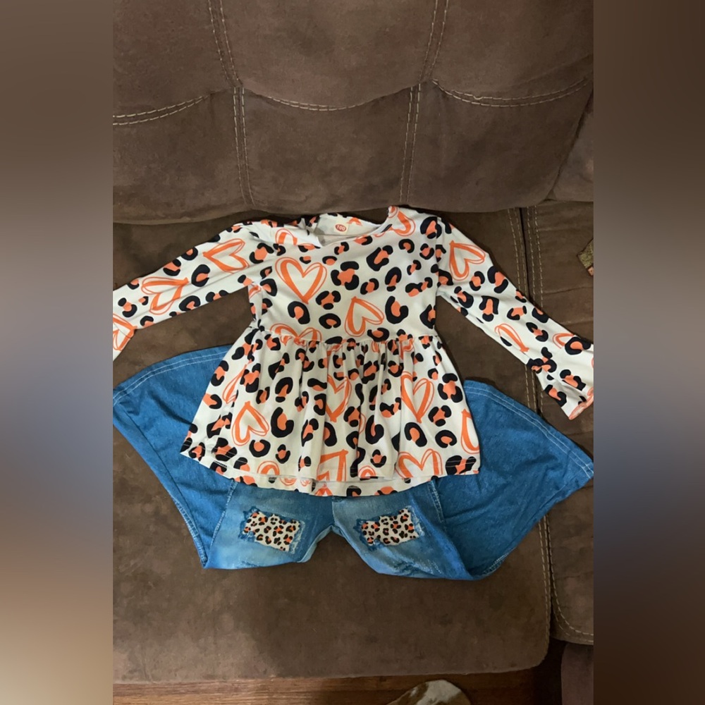 Leopard Heart Long Sleeve Top and Blue Shorts Set